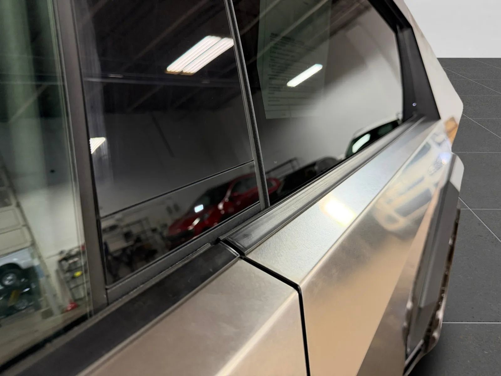 Used 2025 Tesla Cybertruck AWD Crew Cab image 36