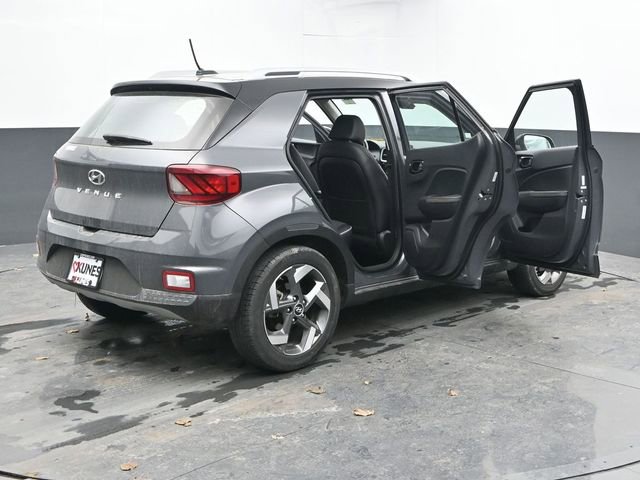 Used 2023 Hyundai Venue Limited image 37