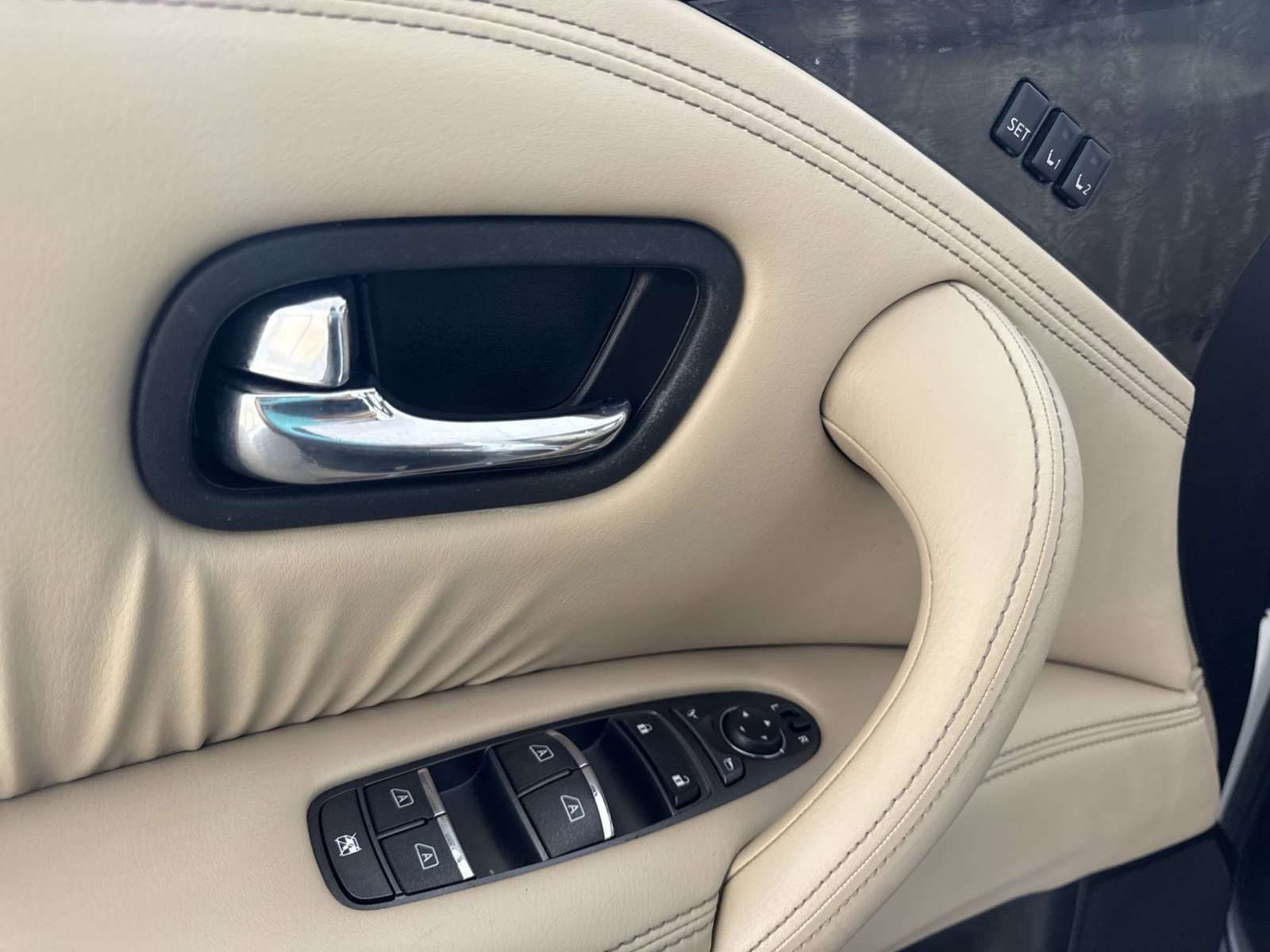 Used 2023 Nissan Armada Platinum w/ Captain's Chairs Package image 15