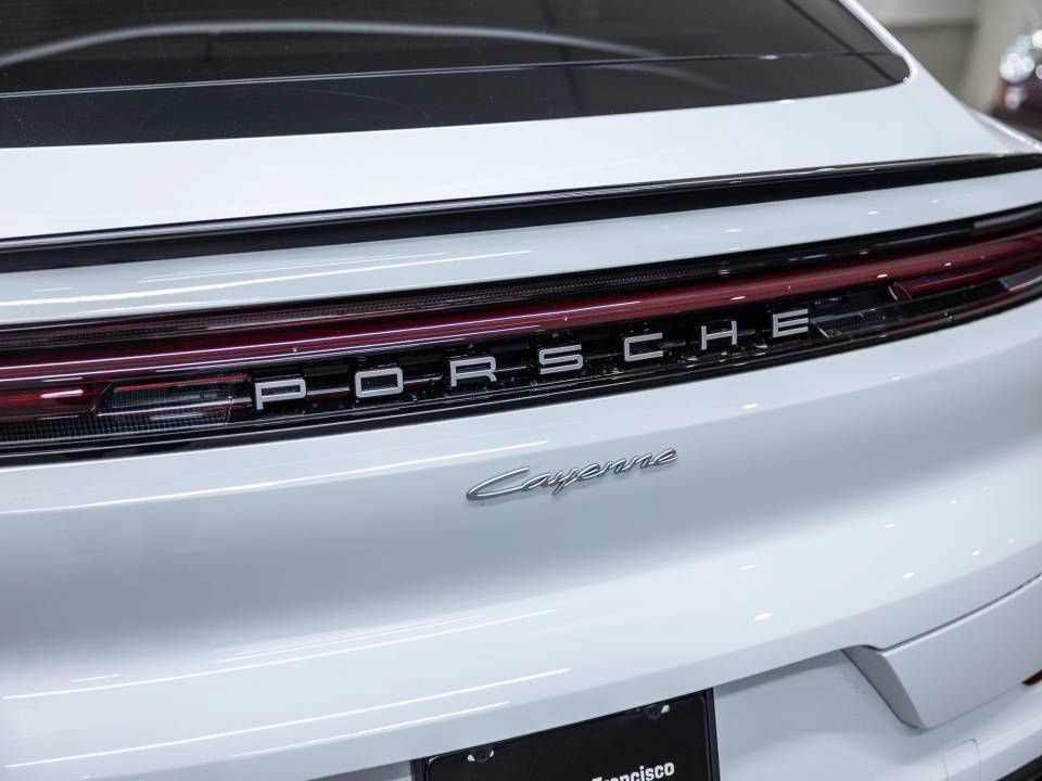 Certified 2026 Porsche Cayenne Coupe AWD/4WD image 48