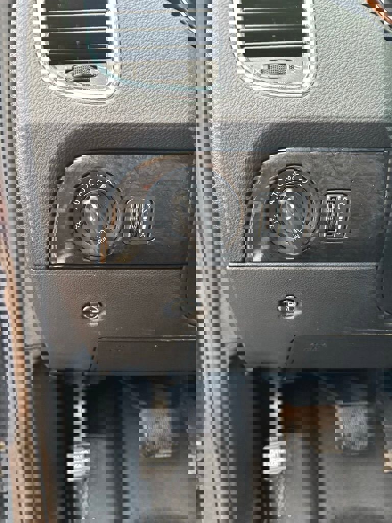 Used 2016 Dodge Durango Limited w/ Nav & Power Liftgate Group image 13