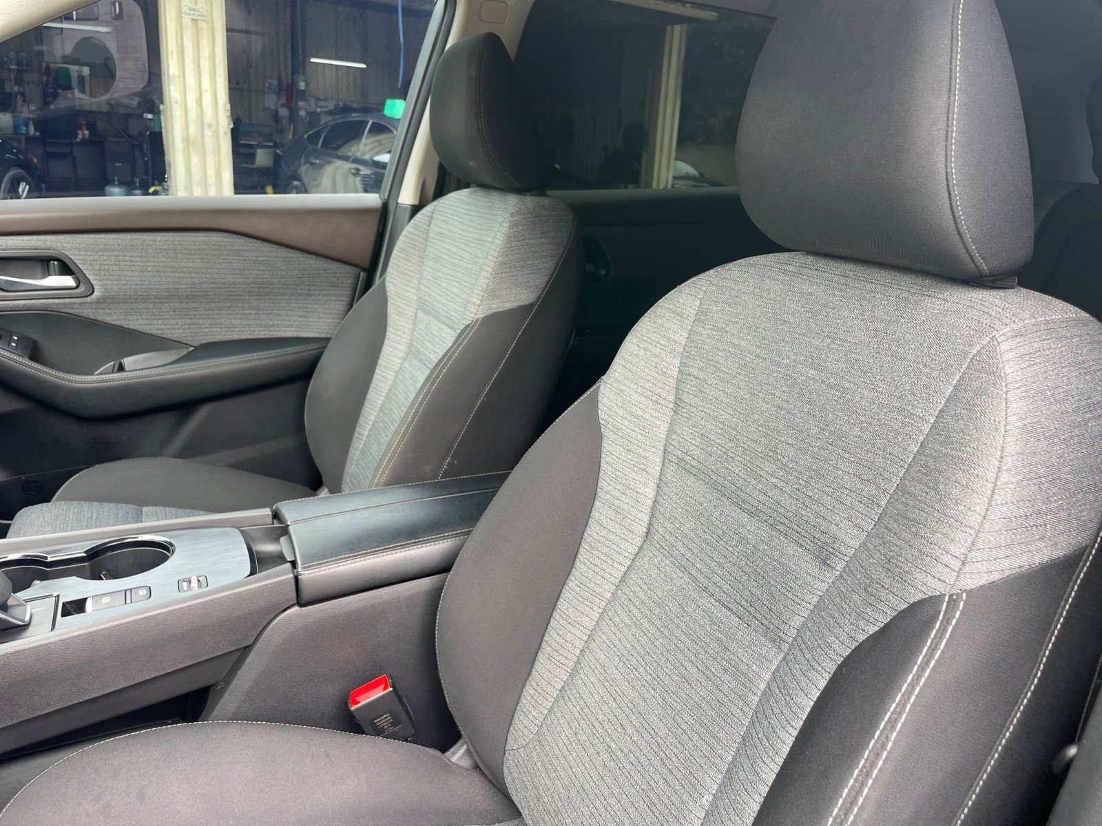 Used 2023 Nissan Rogue SV image 21