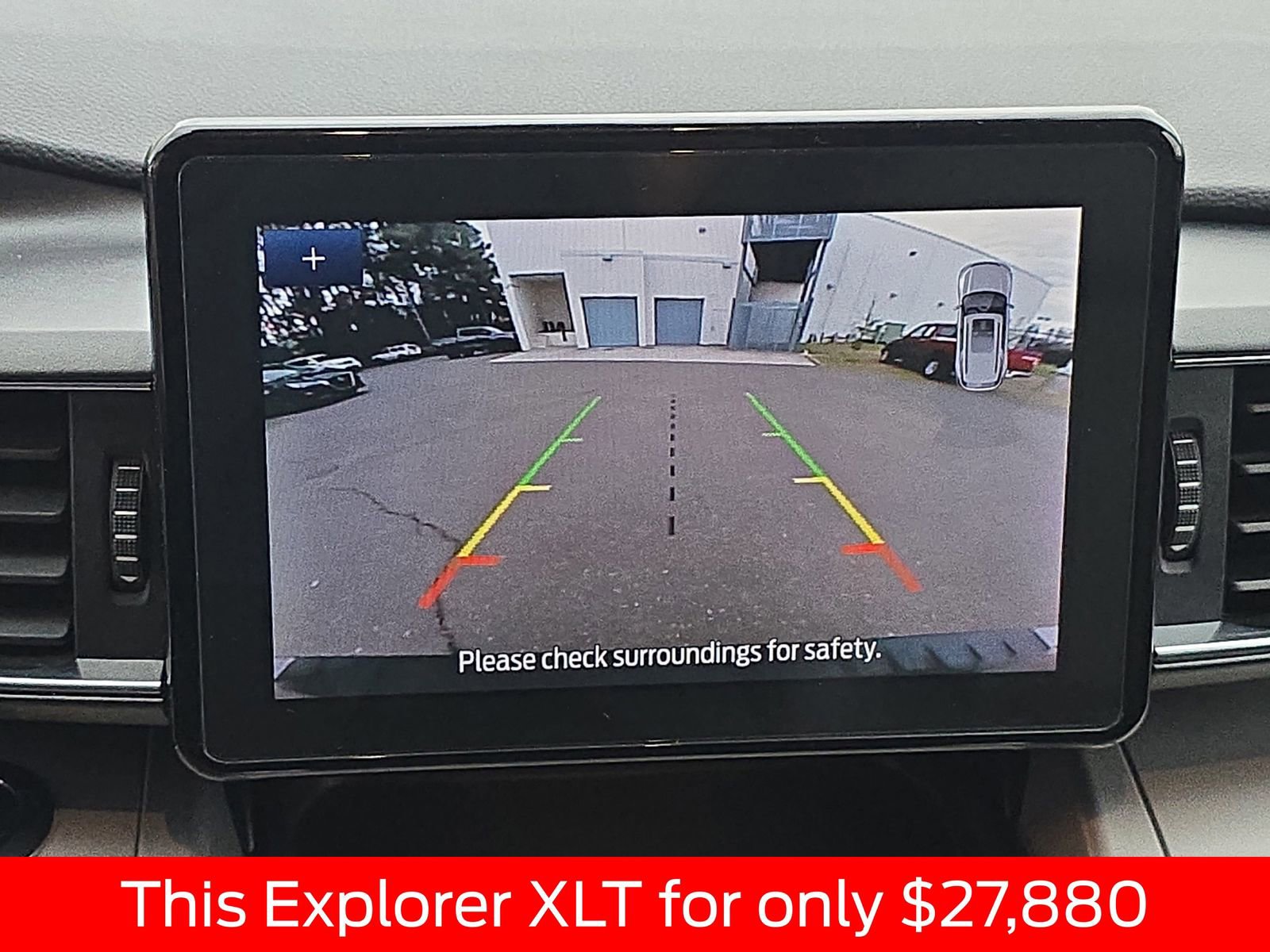 Used 2023 Ford Explorer XLT w/ Equipment Group 202A RWD image 33