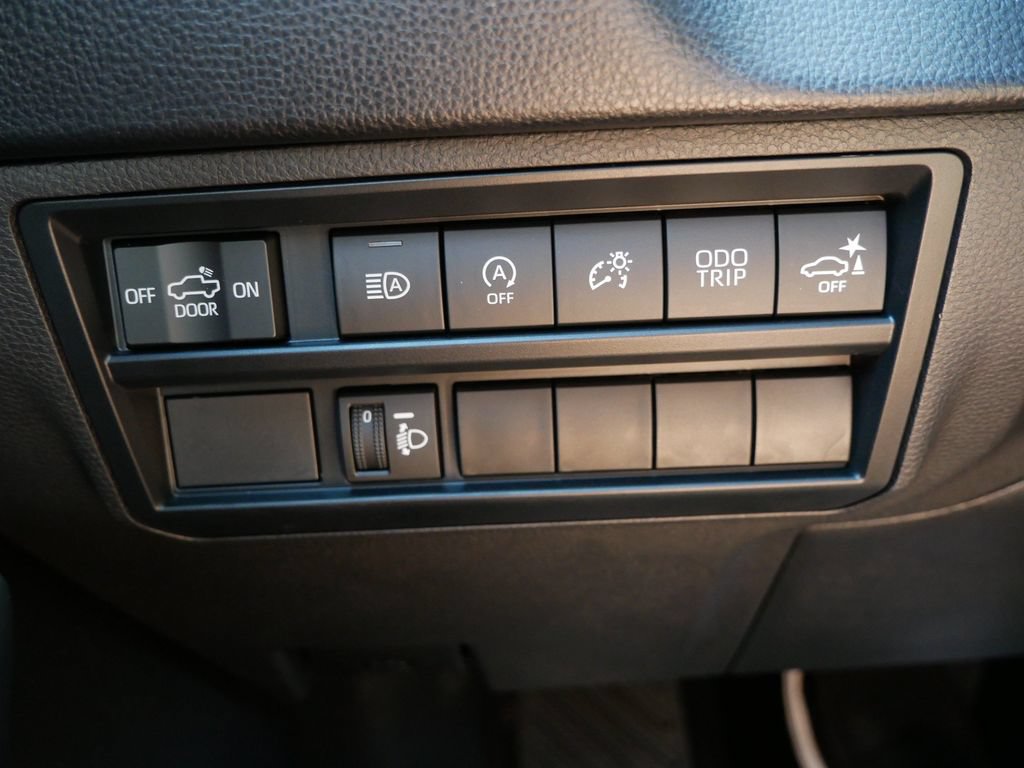 Used 2023 Toyota Tundra SR5 w/ SR5 Convenience Package AWD/4WD image 30