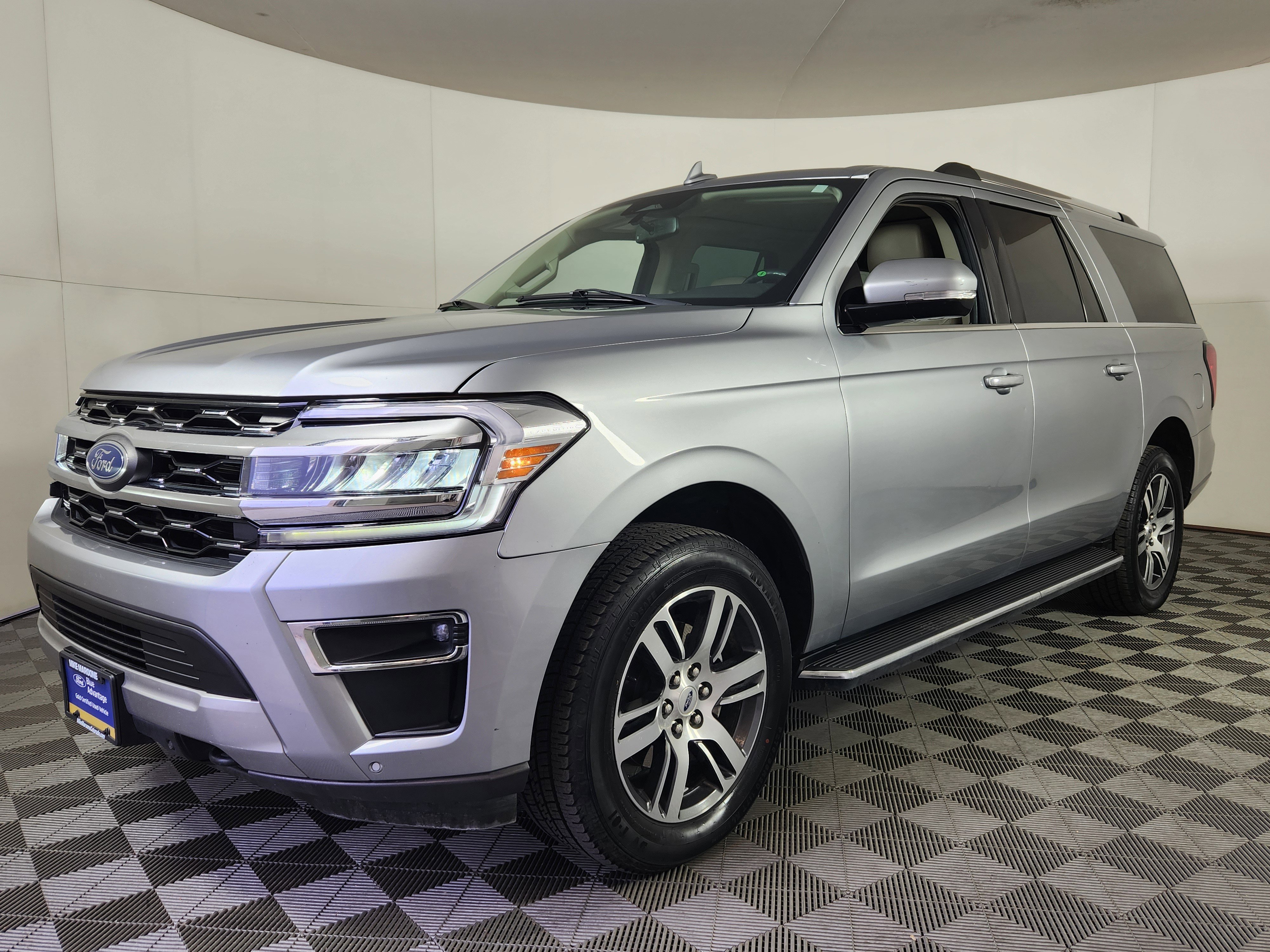 Certified 2023 Ford Expedition Max Limited image 3