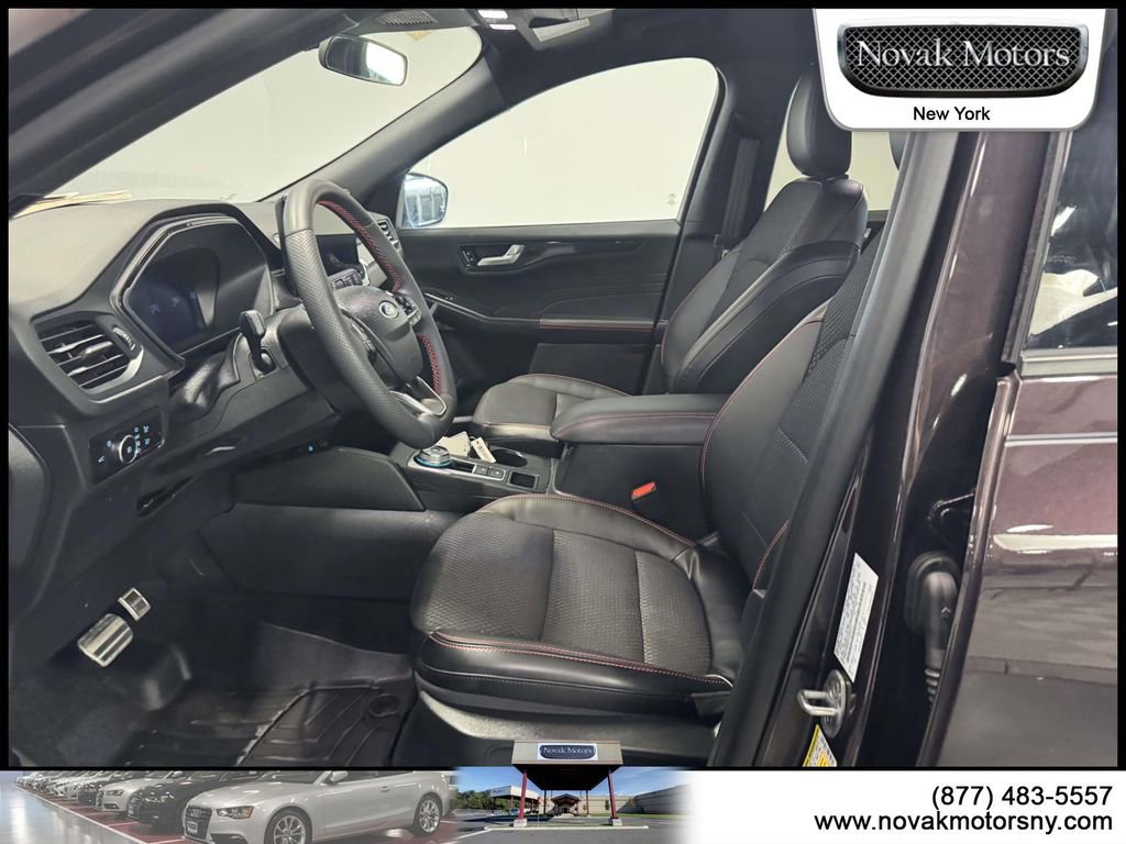 Used 2023 Ford Escape ST-Line Select w/ Tech Pack #2 image 14