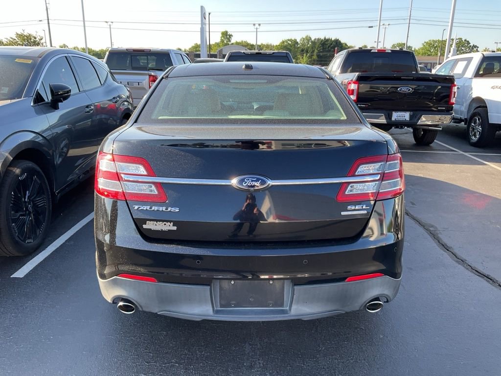 Used 2016 Ford Taurus SEL image 6