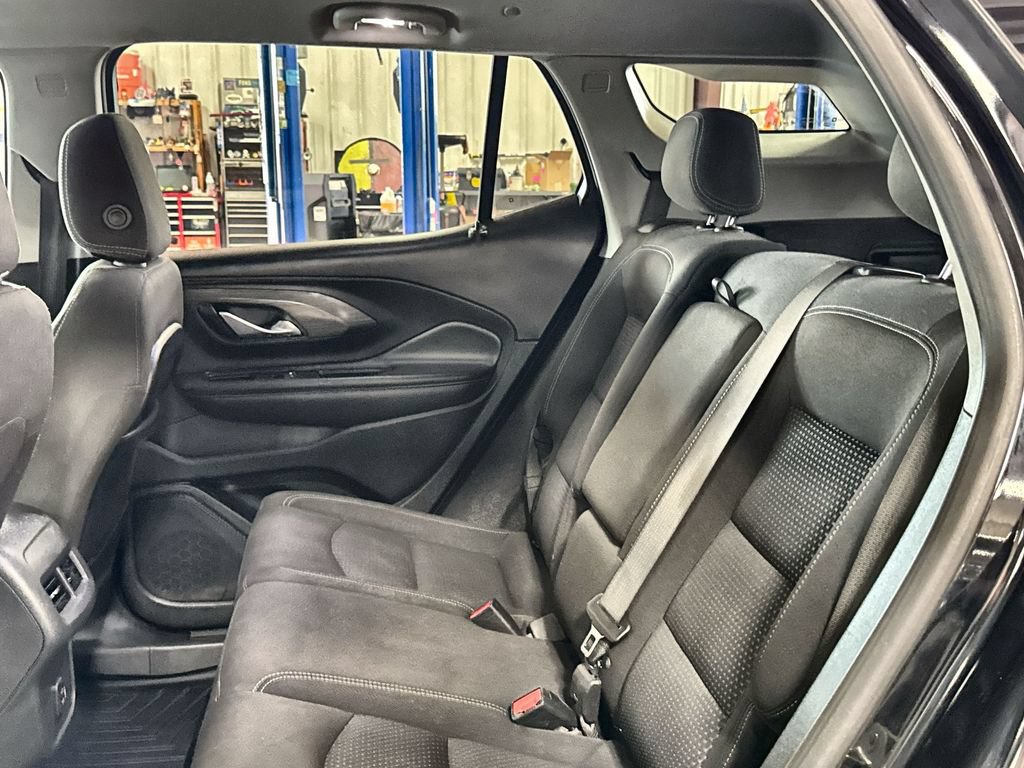 Used 2023 GMC Terrain SLE FWD image 24