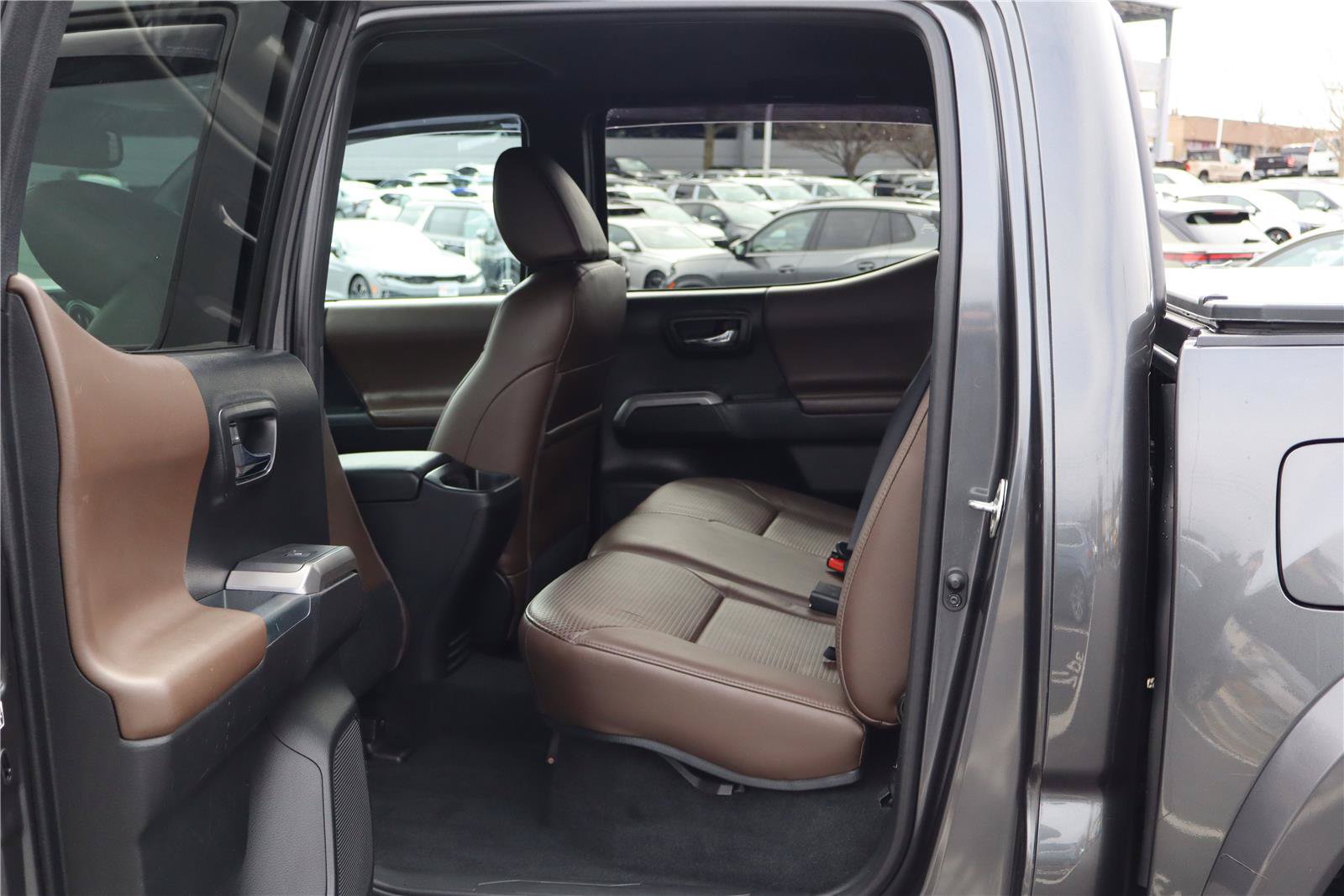 Used 2018 Toyota Tacoma Limited AWD/4WD image 24