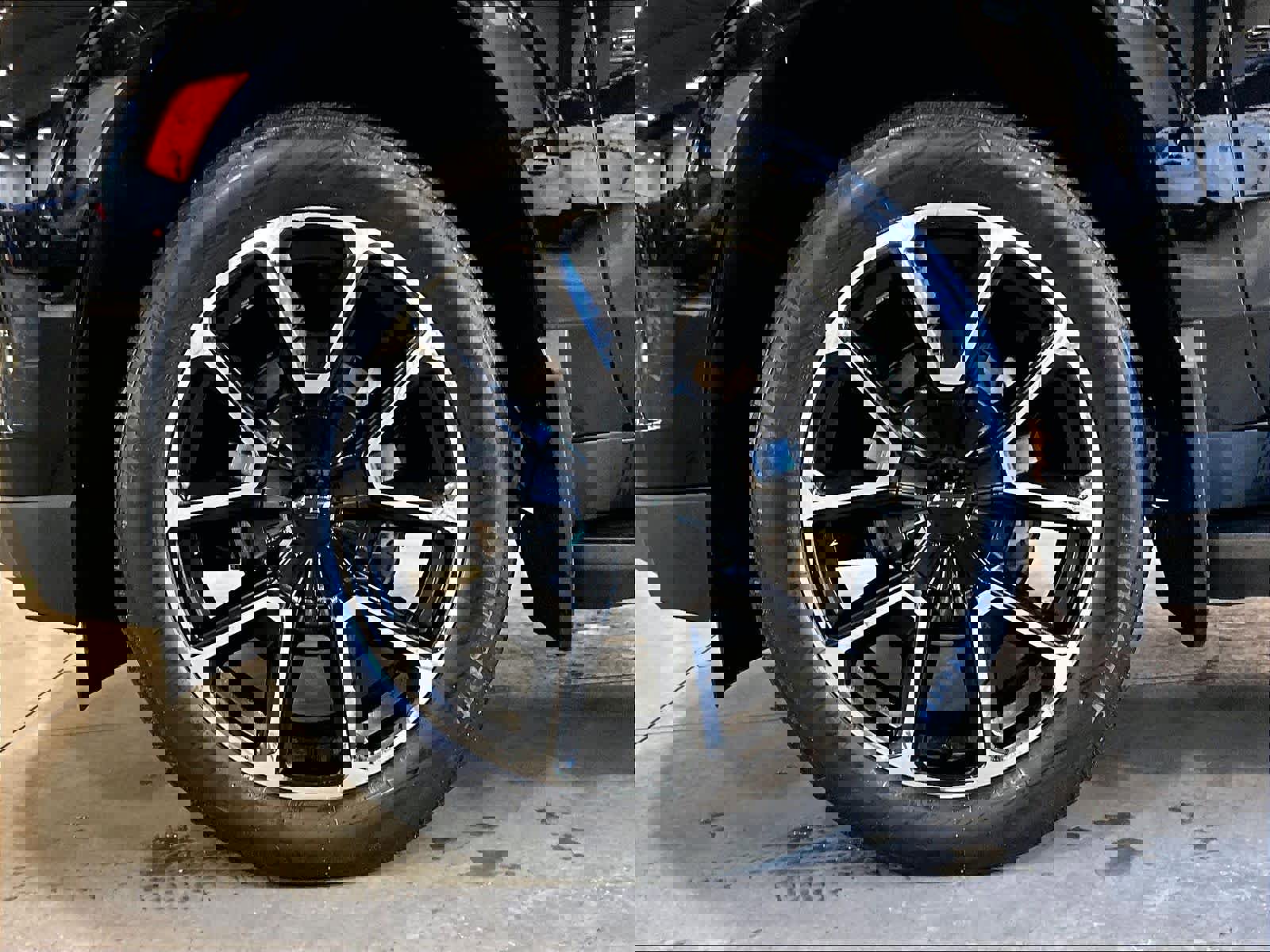 Used 2022 Chevrolet Suburban RST w/ Luxury Package image 7