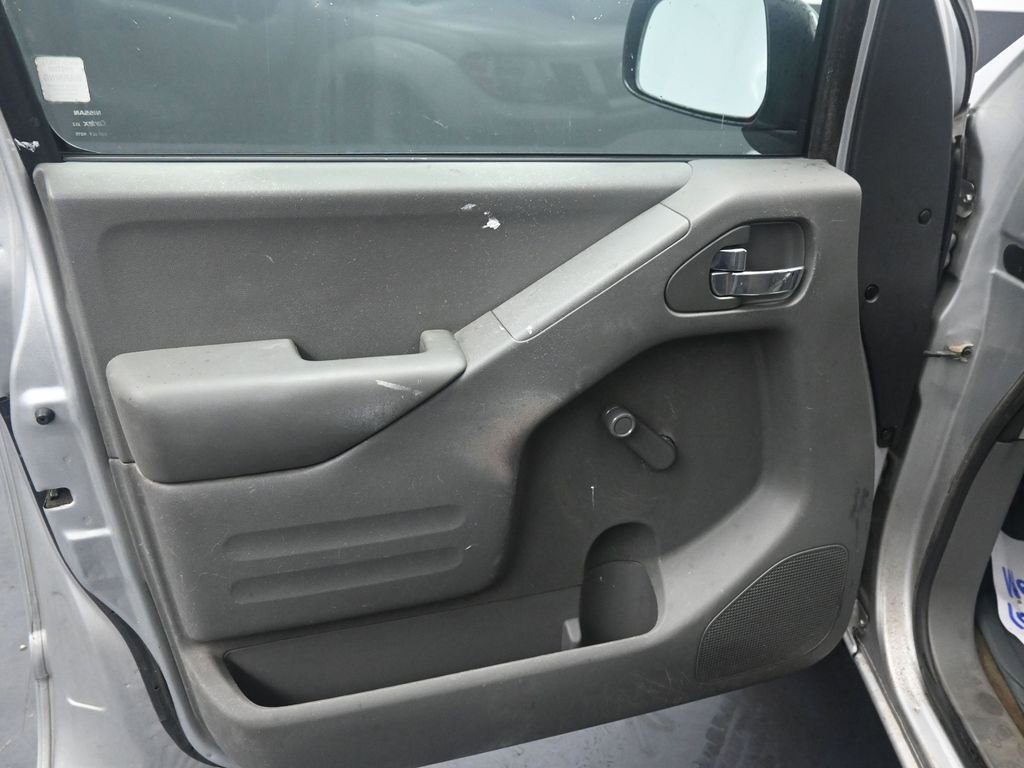 Used 2017 Nissan Frontier S image 27