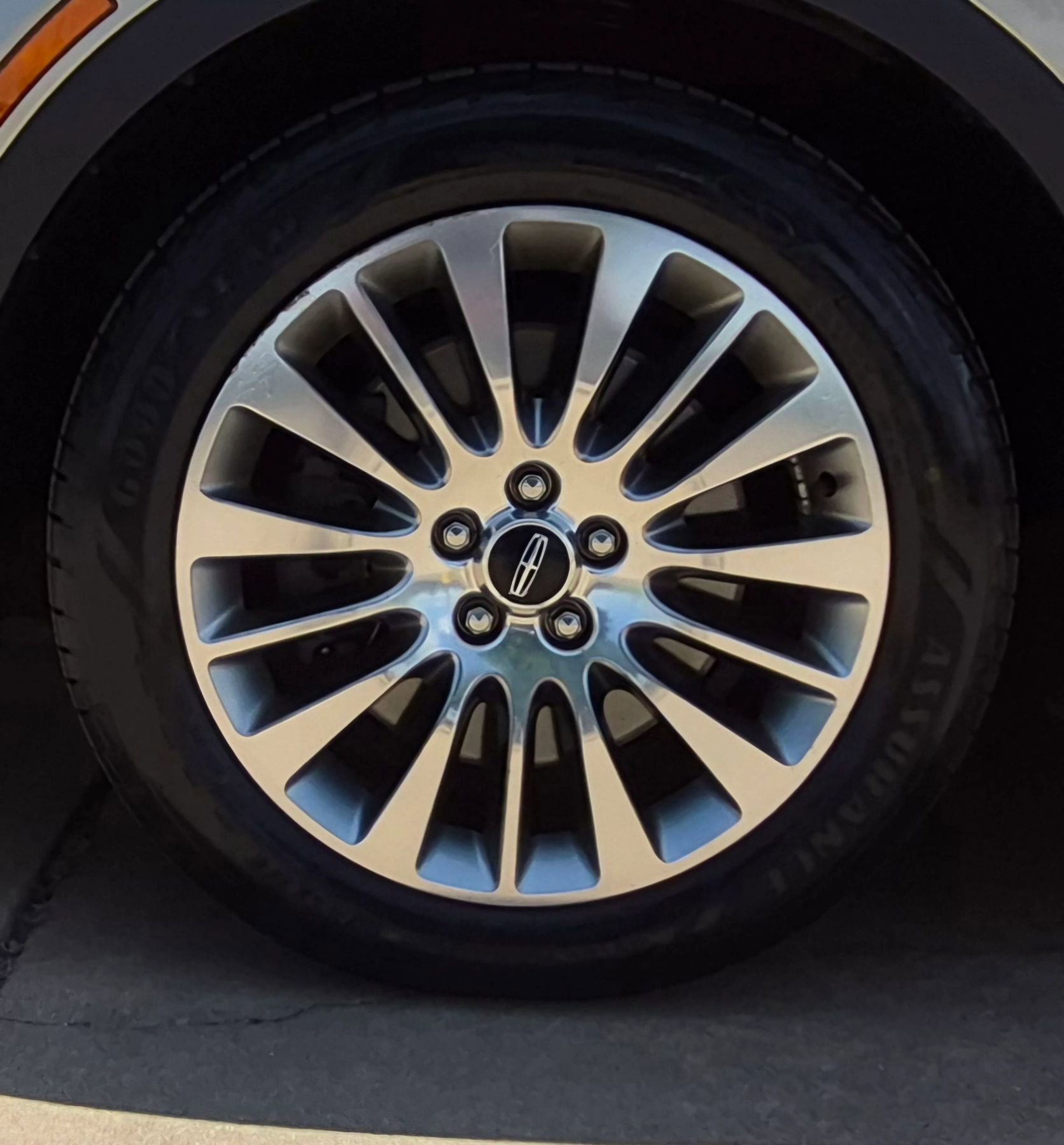 Used 2015 Lincoln MKC FWD w/ Equipment Group 102A Reserve image 26