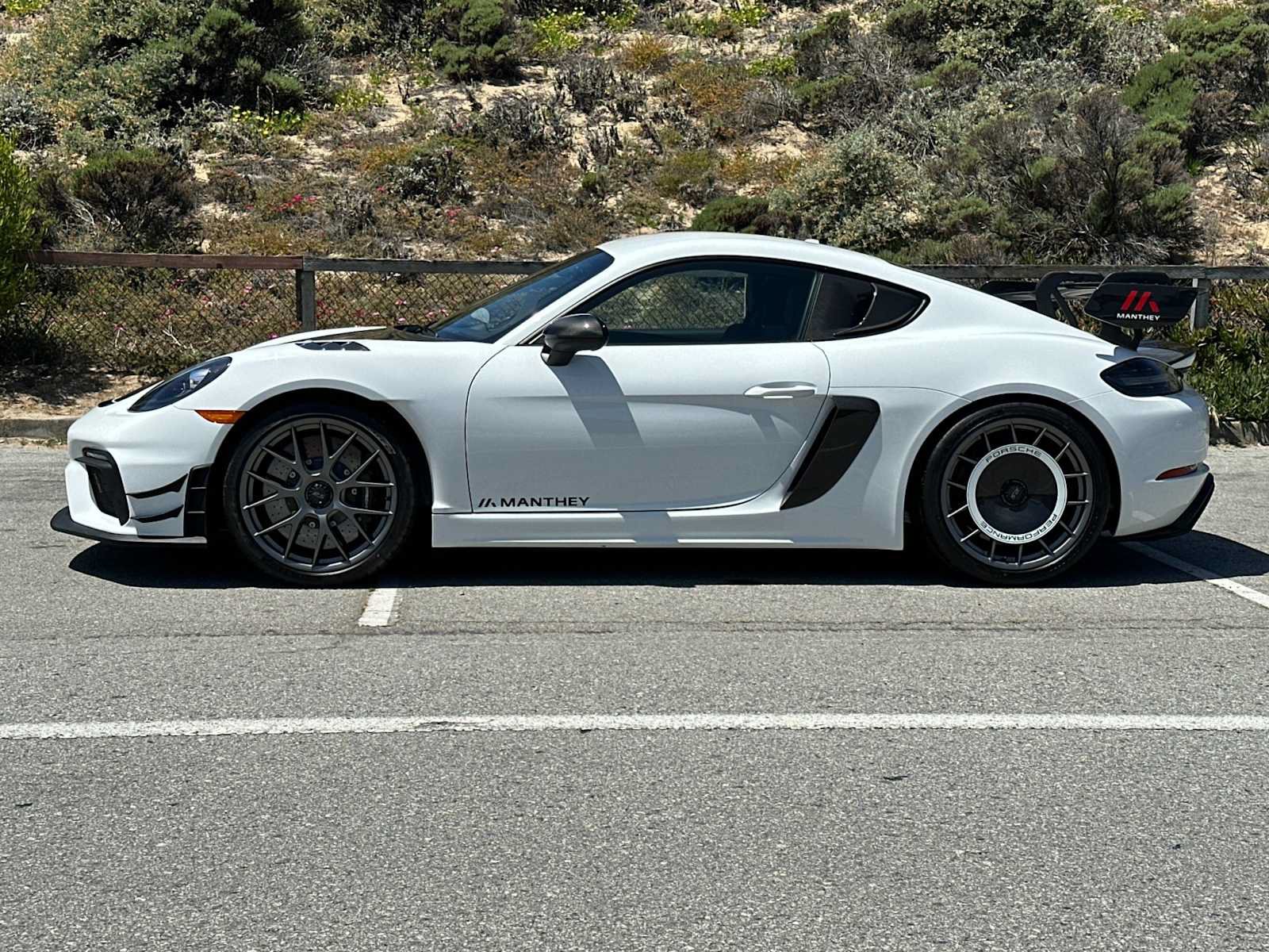Used 2024 Porsche 718 Cayman GT4 RS RWD image 2
