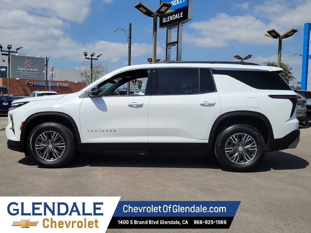 Used 2026 Chevrolet Traverse LT FWD image 6