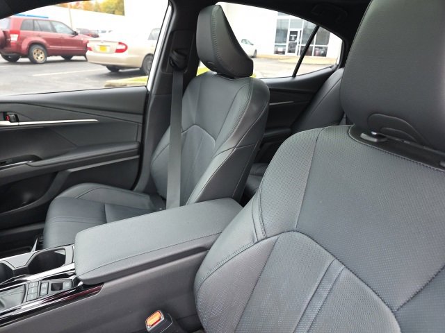 Used 2025 Toyota Camry XSE image 10