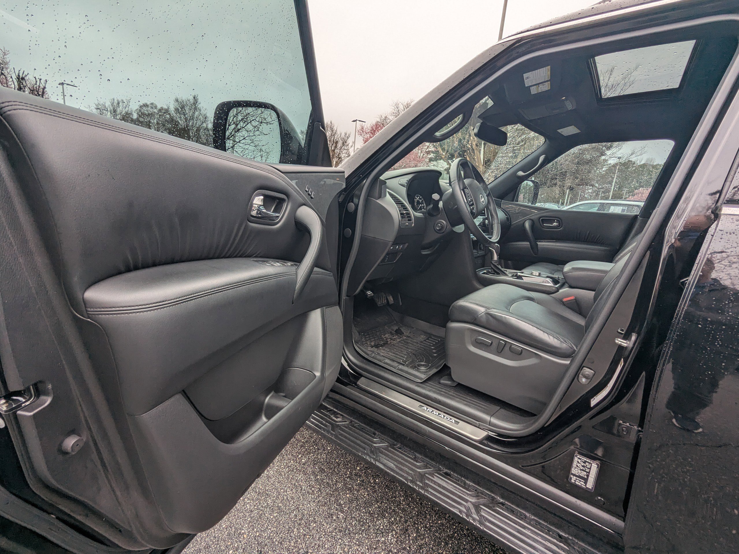 Used 2023 Nissan Armada SL w/ Midnight Edition Package image 8