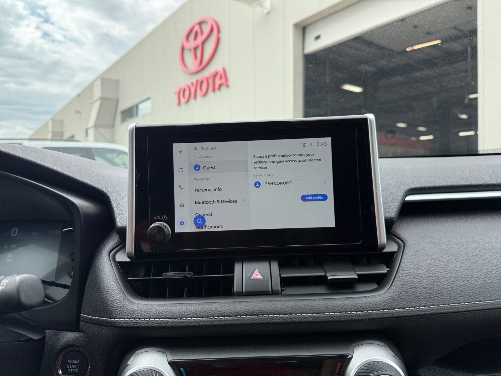 Used 2025 Toyota RAV4 XLE AWD/4WD image 24