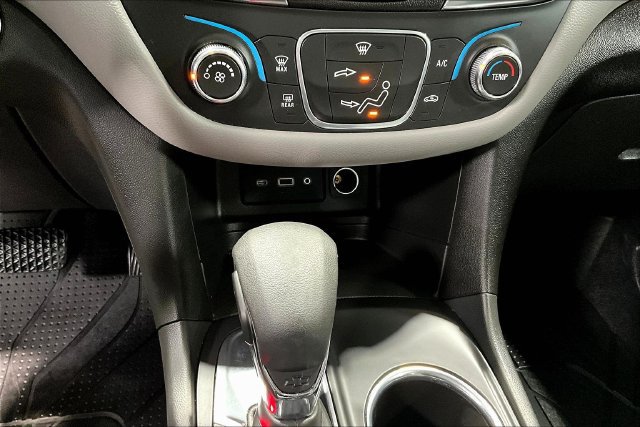 Used 2022 Chevrolet Equinox LS w/ LS Convenience Package FWD image 14