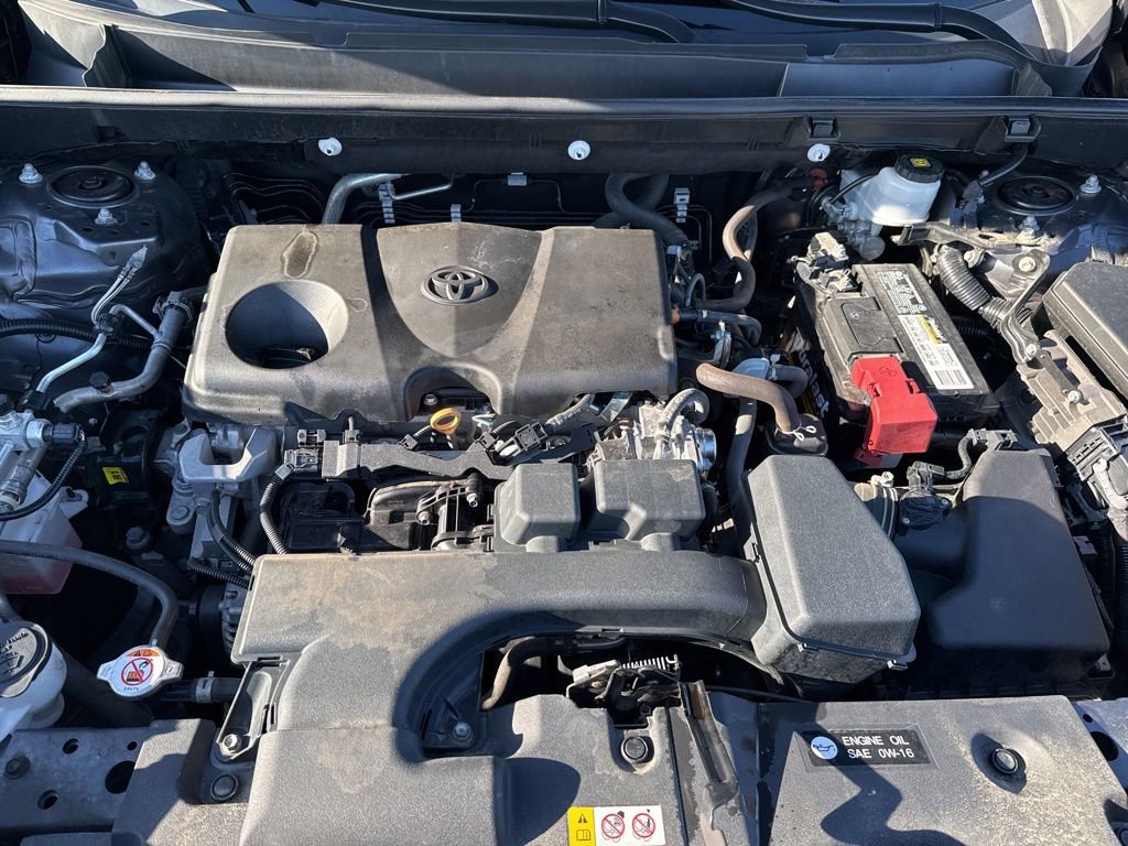 Used 2023 Toyota RAV4 LE AWD/4WD image 6