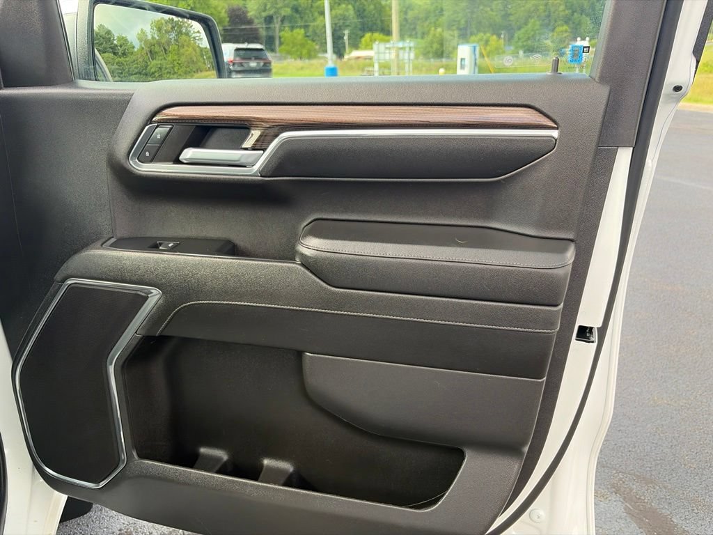 Used 2023 Chevrolet Silverado 1500 LT AWD/4WD image 37