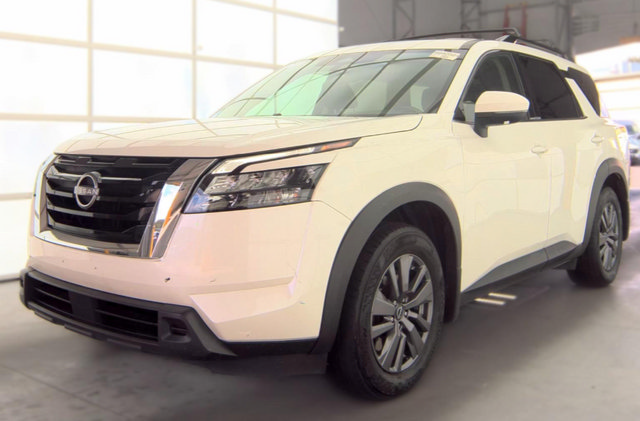 Used 2023 Nissan Pathfinder SV w/ SV Premium Package AWD/4WD image 1