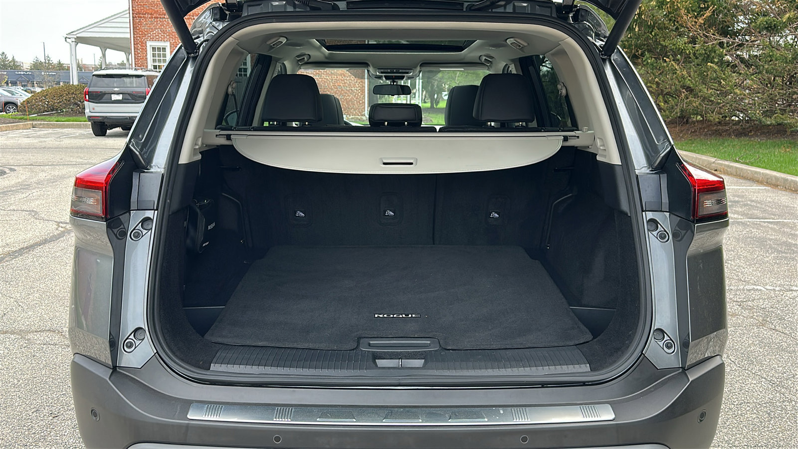 Certified 2023 Nissan Rogue SV w/ SV Premium B Package image 6