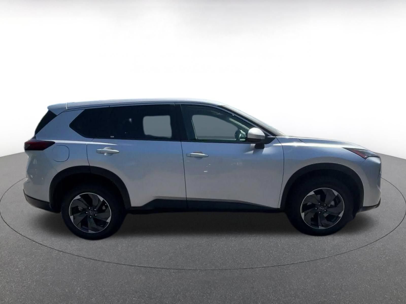 Used 2025 Nissan Rogue SV AWD/4WD image 15