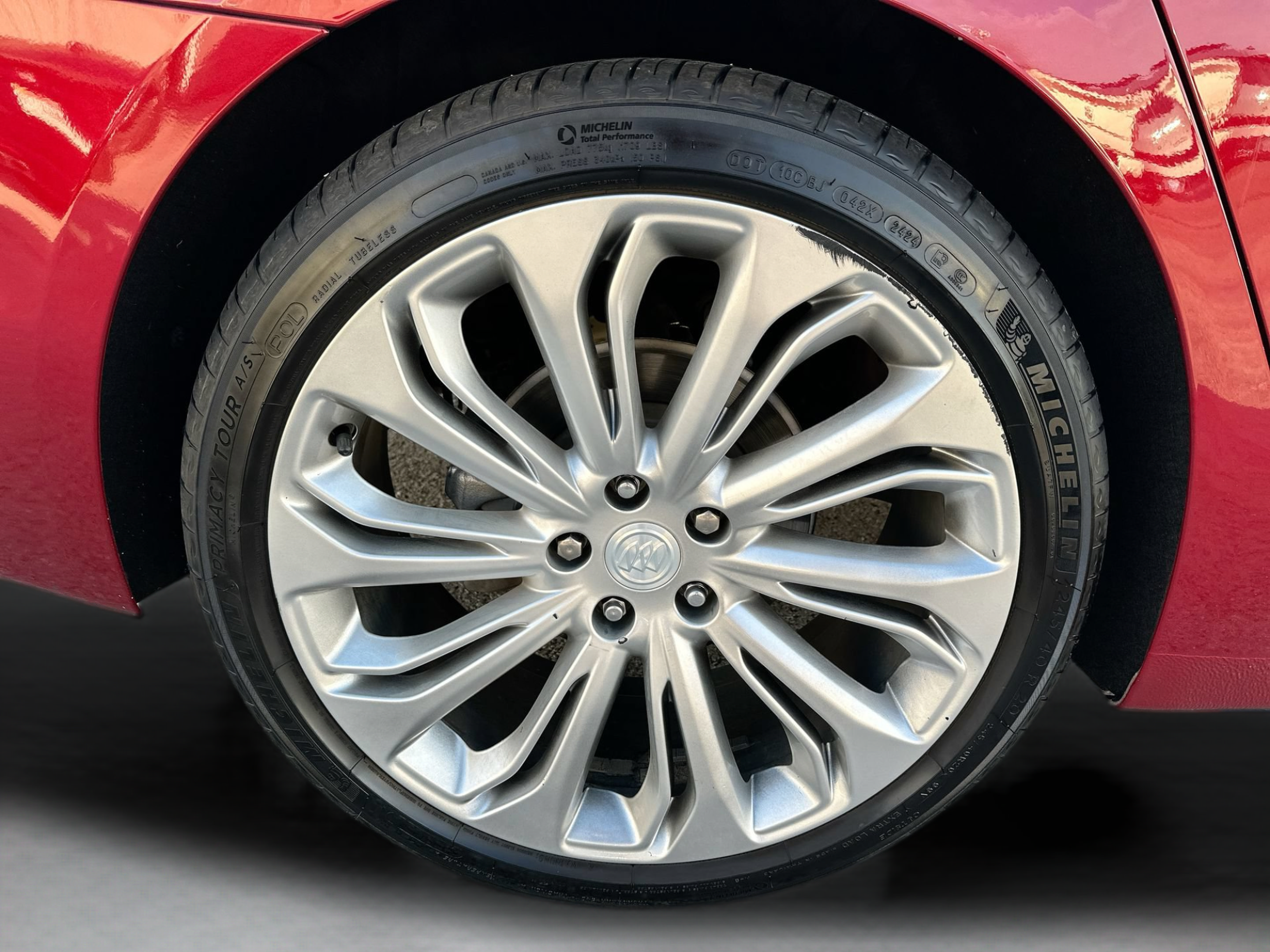 Used 2019 Buick LaCrosse Essence w/ Sun and Shade Package FWD image 27