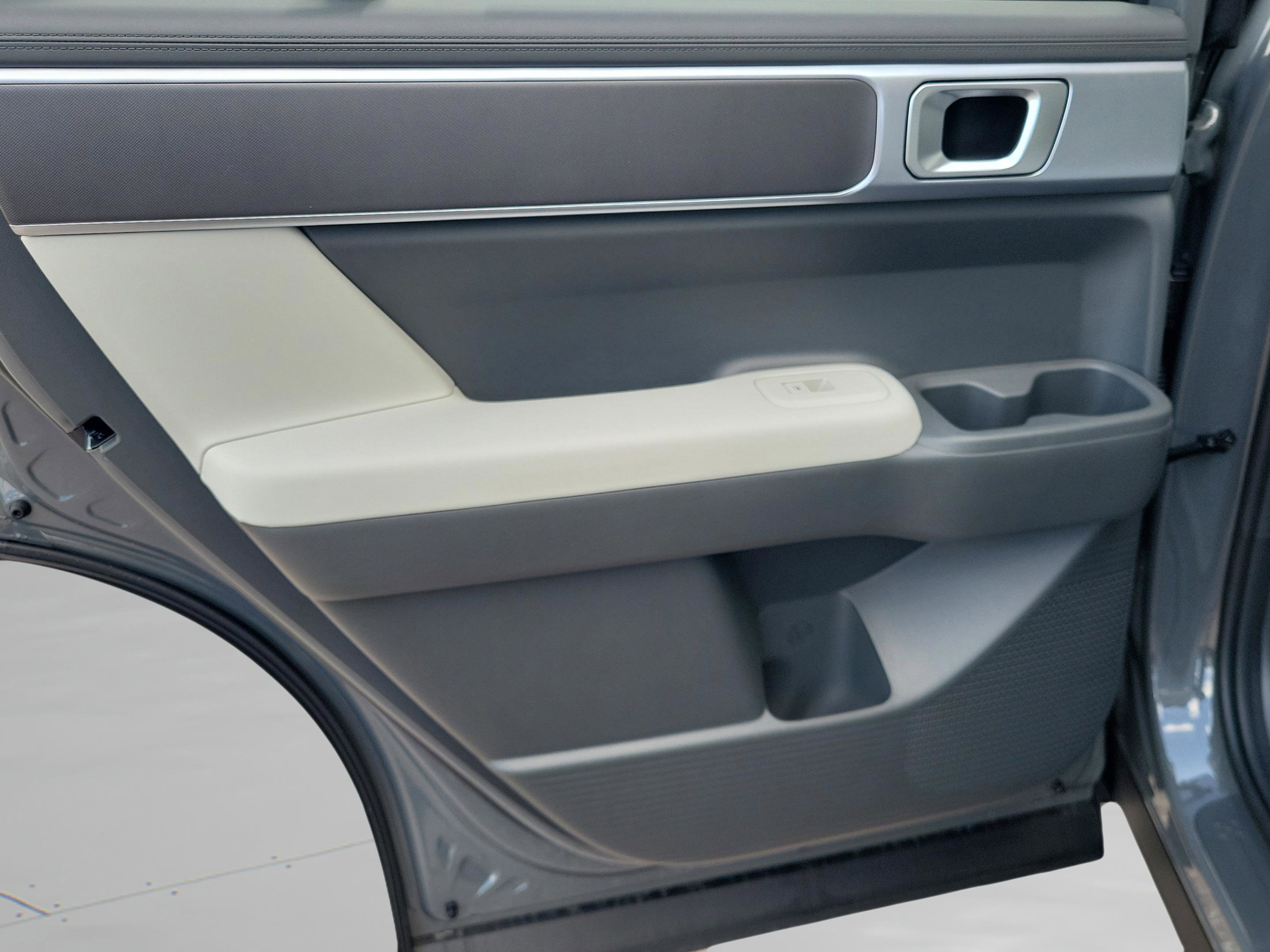 New 2026 Hyundai Santa Fe SE image 11