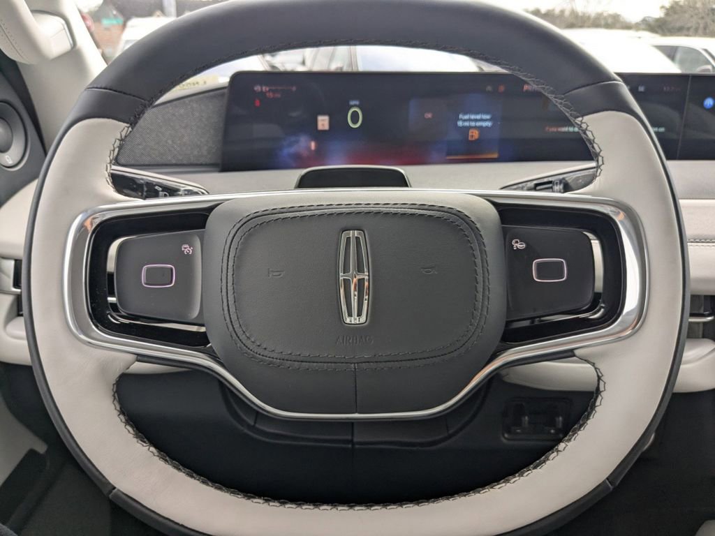 New 2025 Lincoln Navigator L Reserve image 31