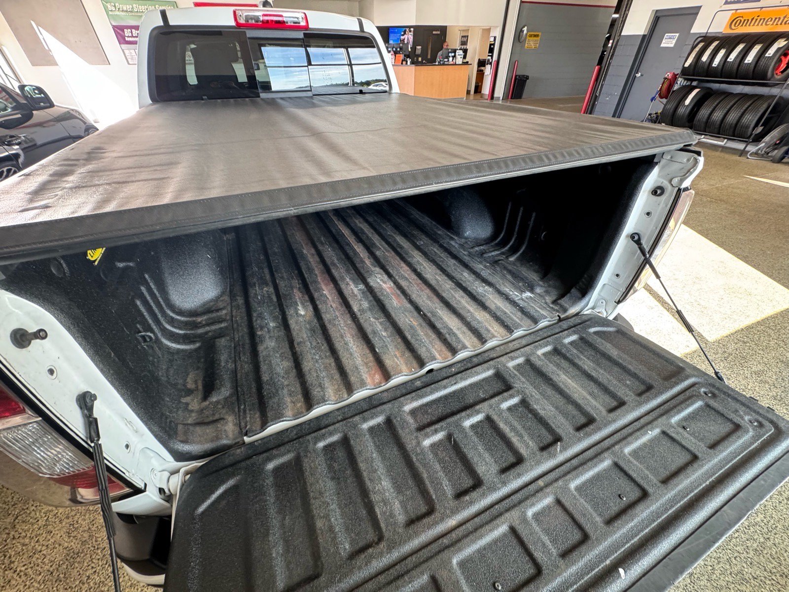 Used 2022 GMC Canyon Denali AWD/4WD image 9