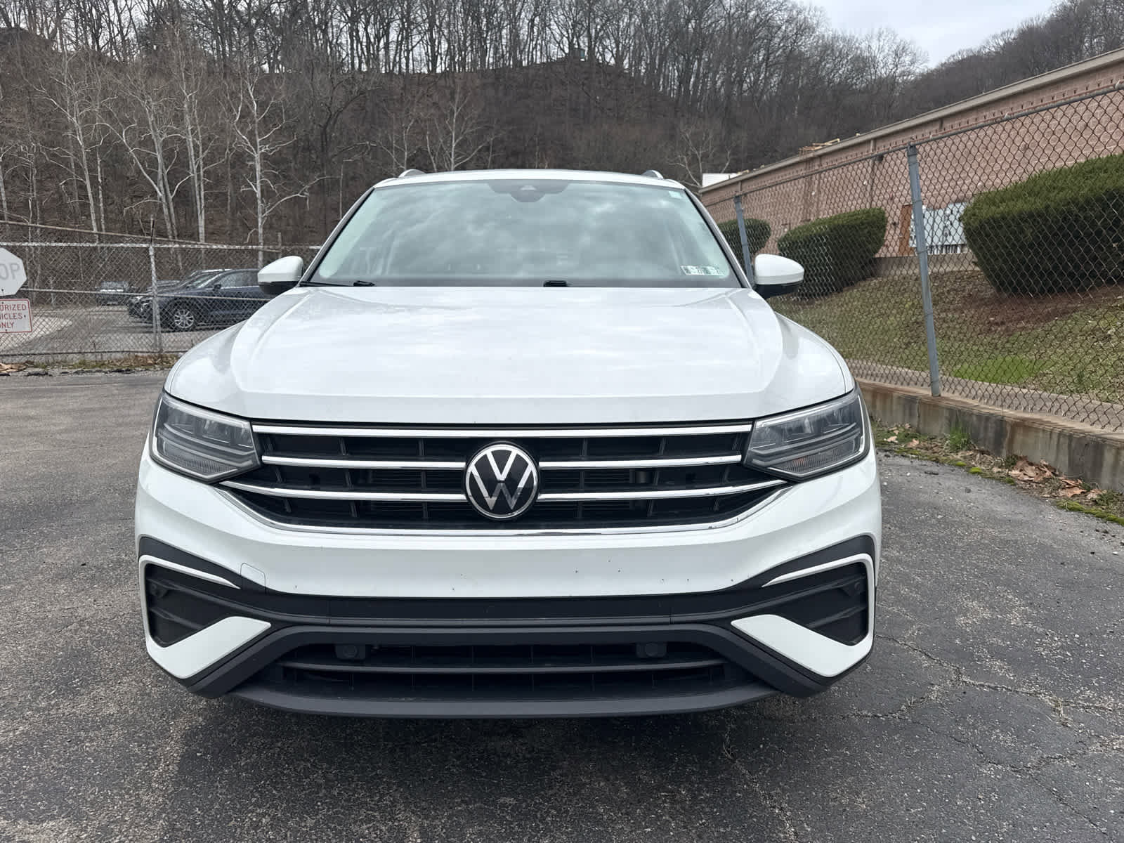 Used 2022 Volkswagen Tiguan SE image 11