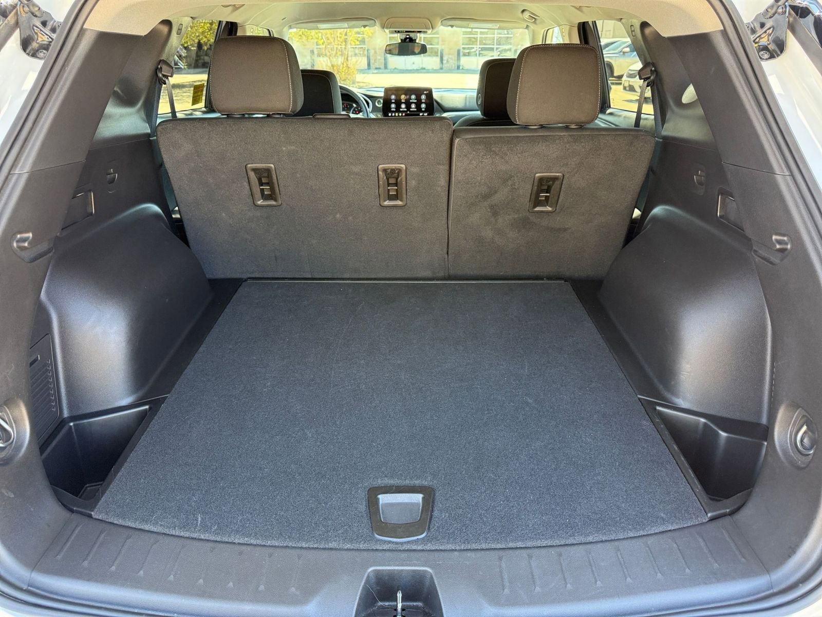 Used 2025 Chevrolet Blazer LT image 31