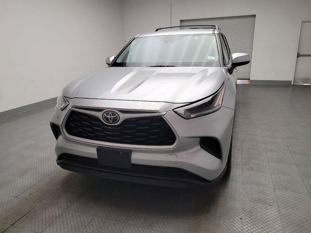 Used 2021 Toyota Highlander L FWD image 15