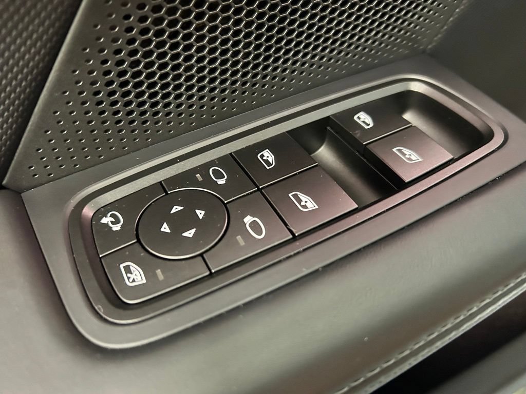 Certified 2025 Porsche Taycan AWD/4WD image 11
