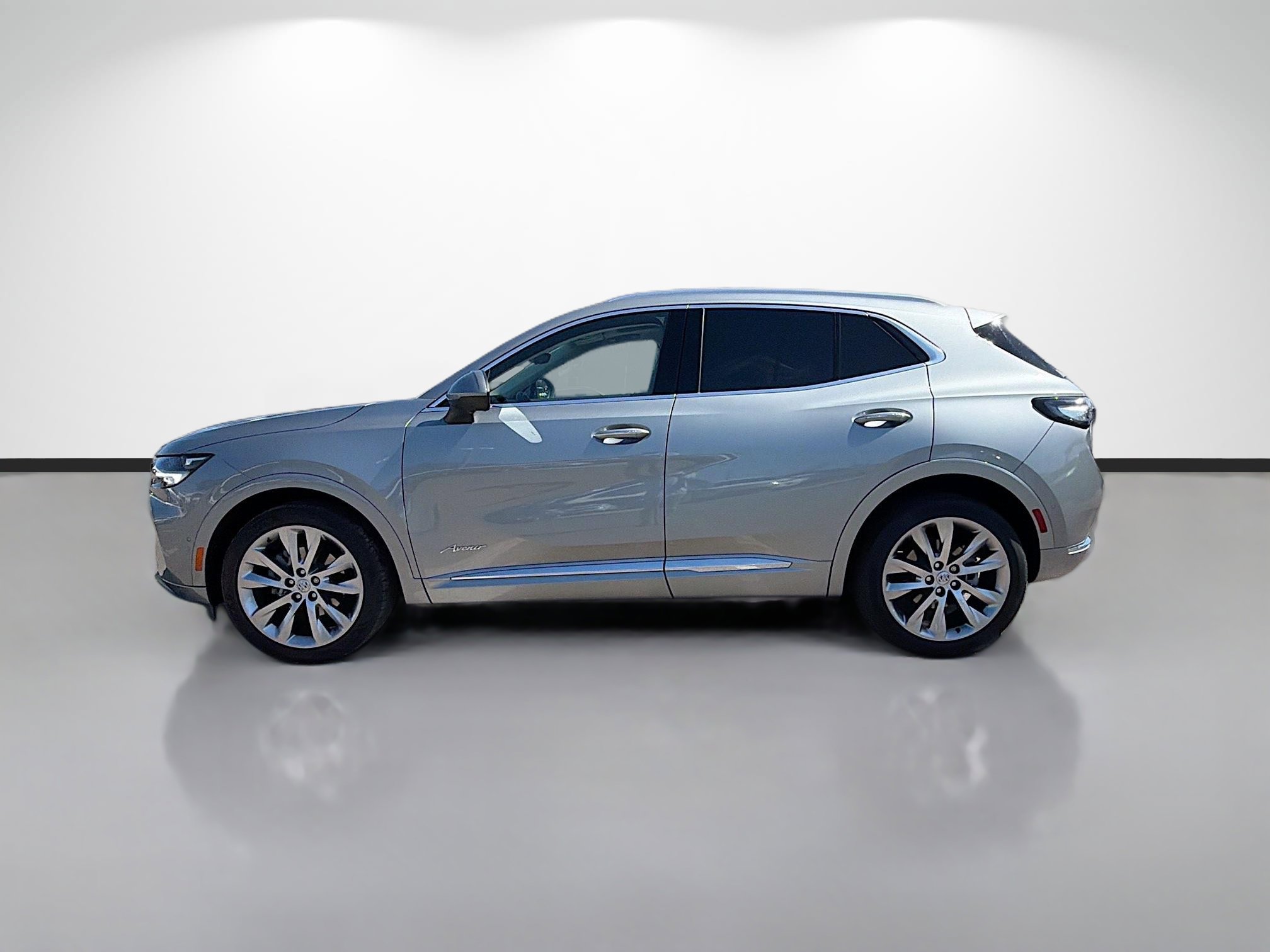 Used 2023 Buick Envision Avenir image 2