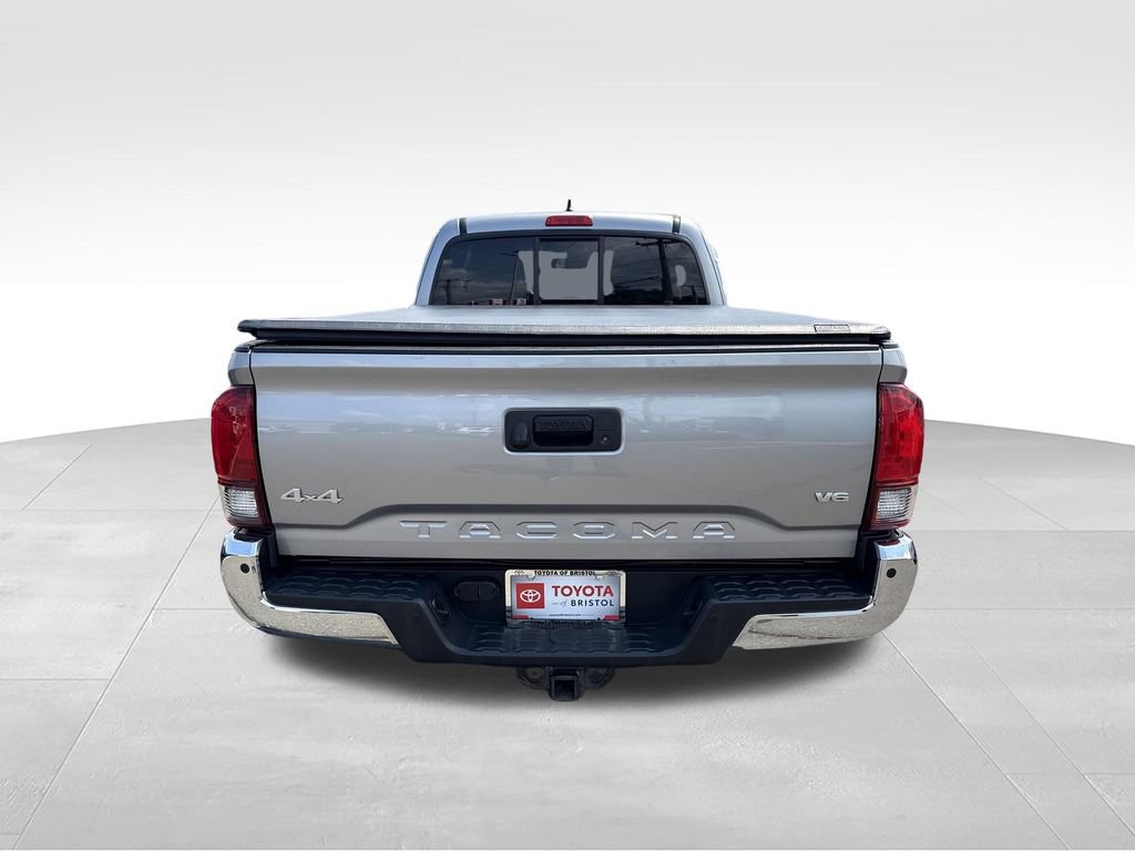 Used 2018 Toyota Tacoma SR5 AWD/4WD image 6