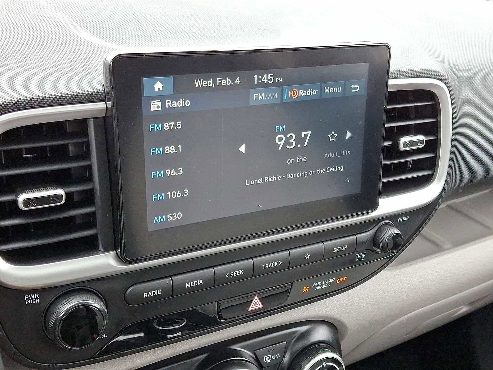 Used 2025 Hyundai Venue SEL image 19