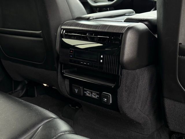 Used 2024 Jeep Wagoneer L Series II w/ Flexible Seating Group image 20