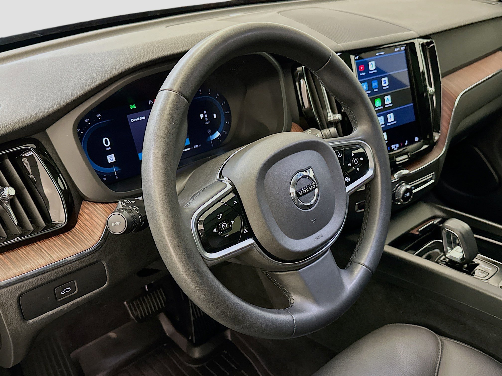 Used 2023 Volvo XC60 B5 Plus w/ Climate Package image 18