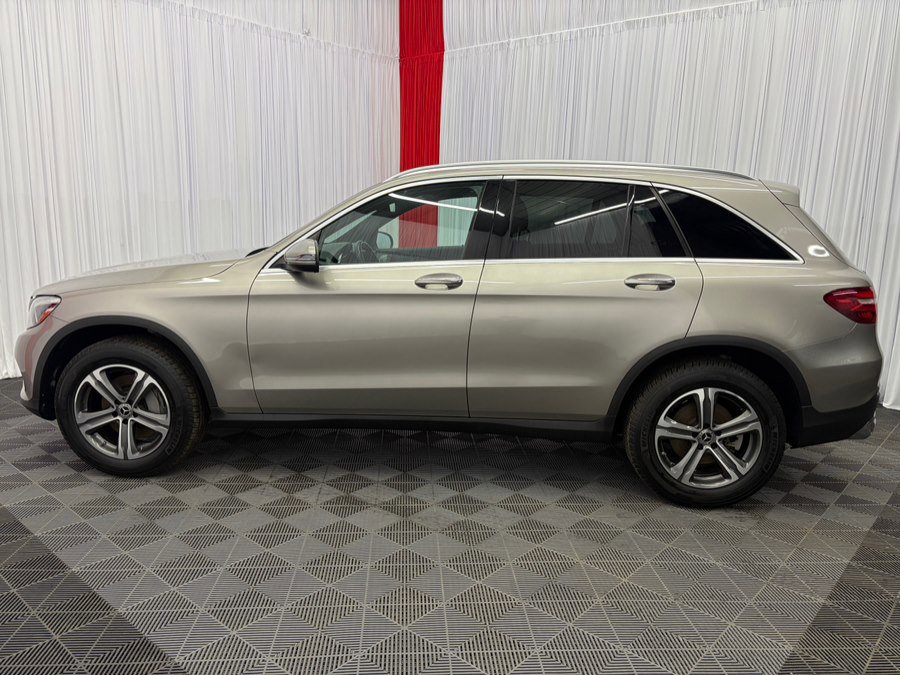 Used 2019 Mercedes-Benz GLC 300 4MATIC w/ Premium Package image 5