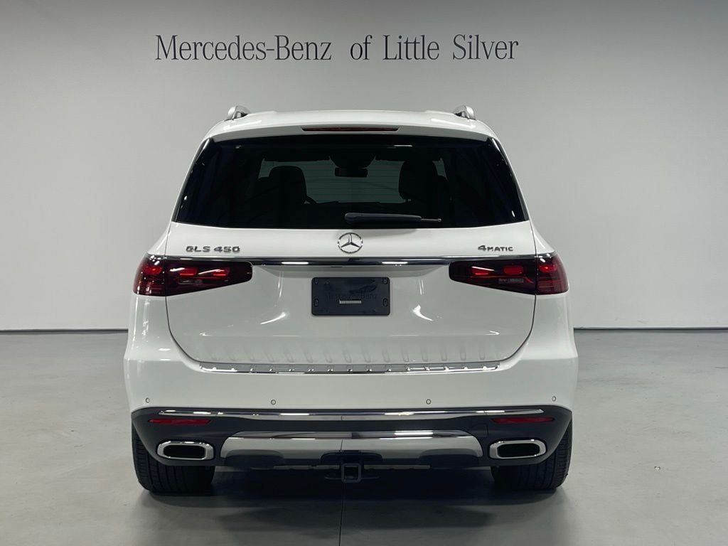 Used 2024 Mercedes-Benz GLS 450 4MATIC image 4