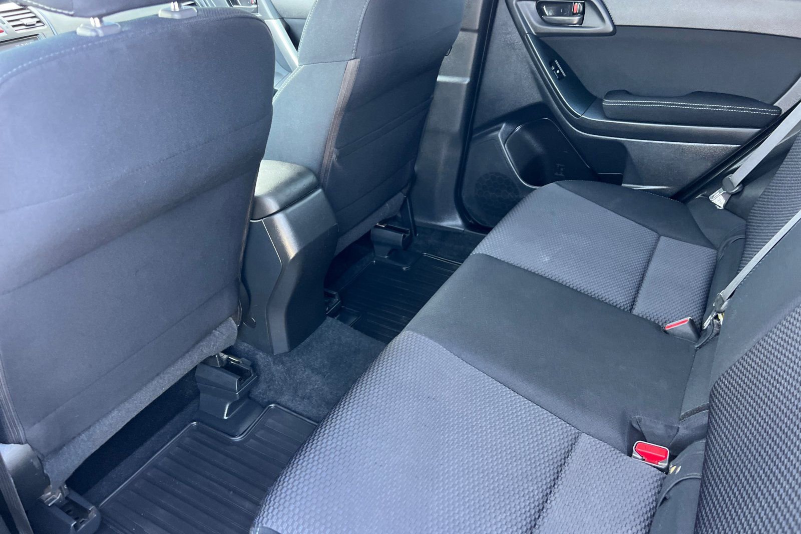 Used 2014 Subaru Forester 2.5i image 12