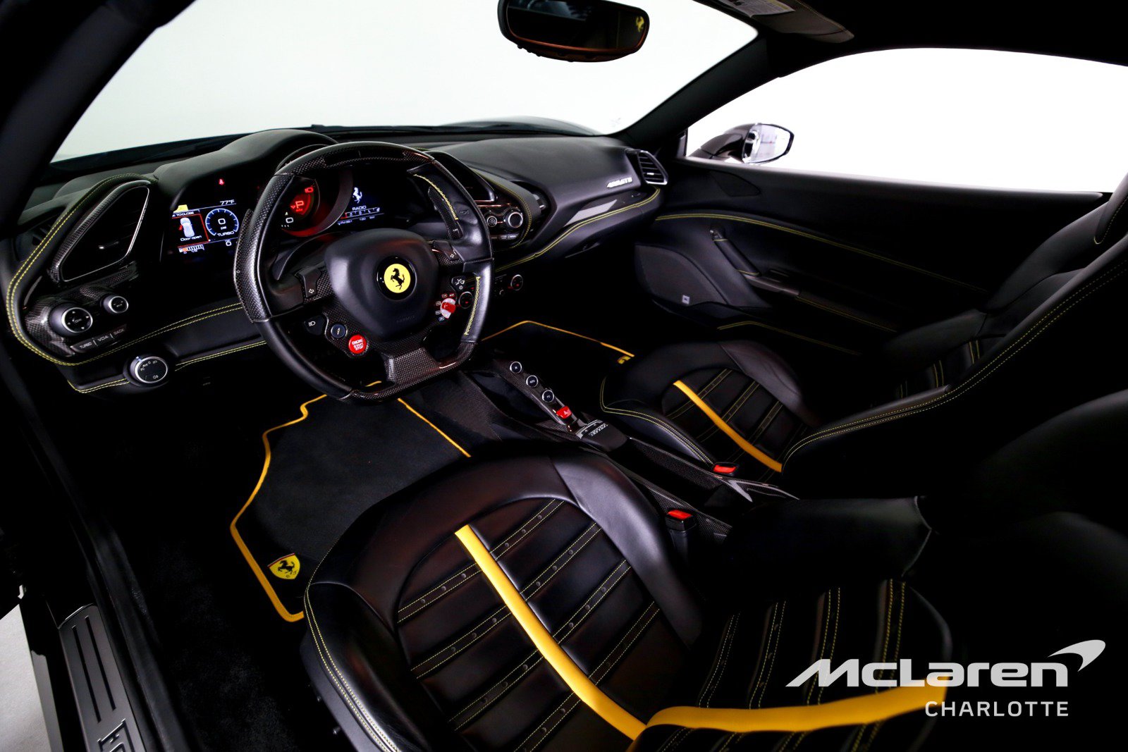 Used 2017 Ferrari 488 GTB RWD image 10