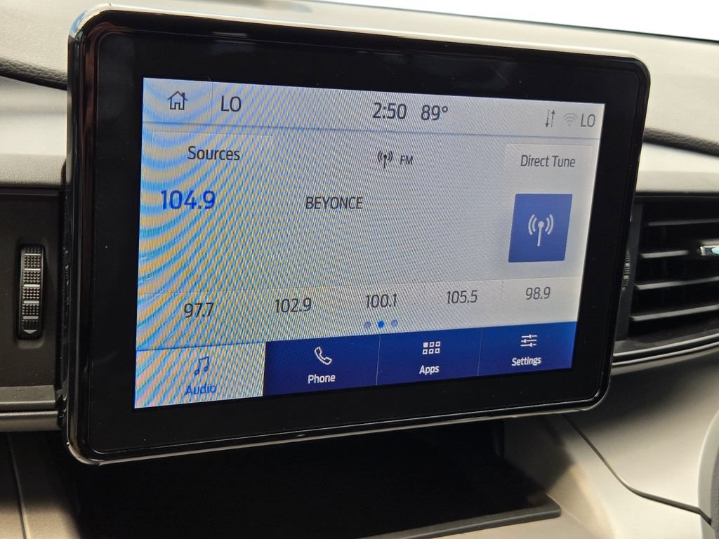 Used 2023 Ford Explorer XLT AWD/4WD image 26