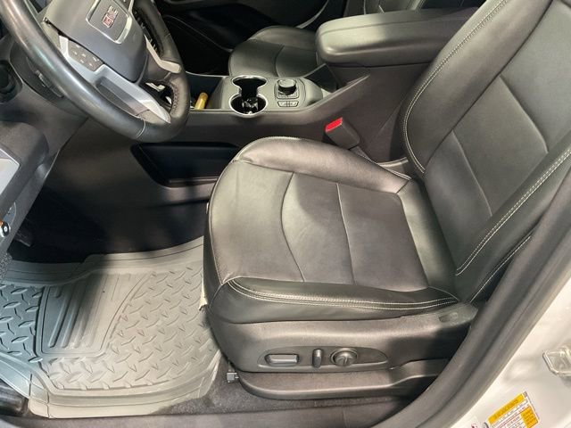 Used 2024 GMC Terrain SLT image 10