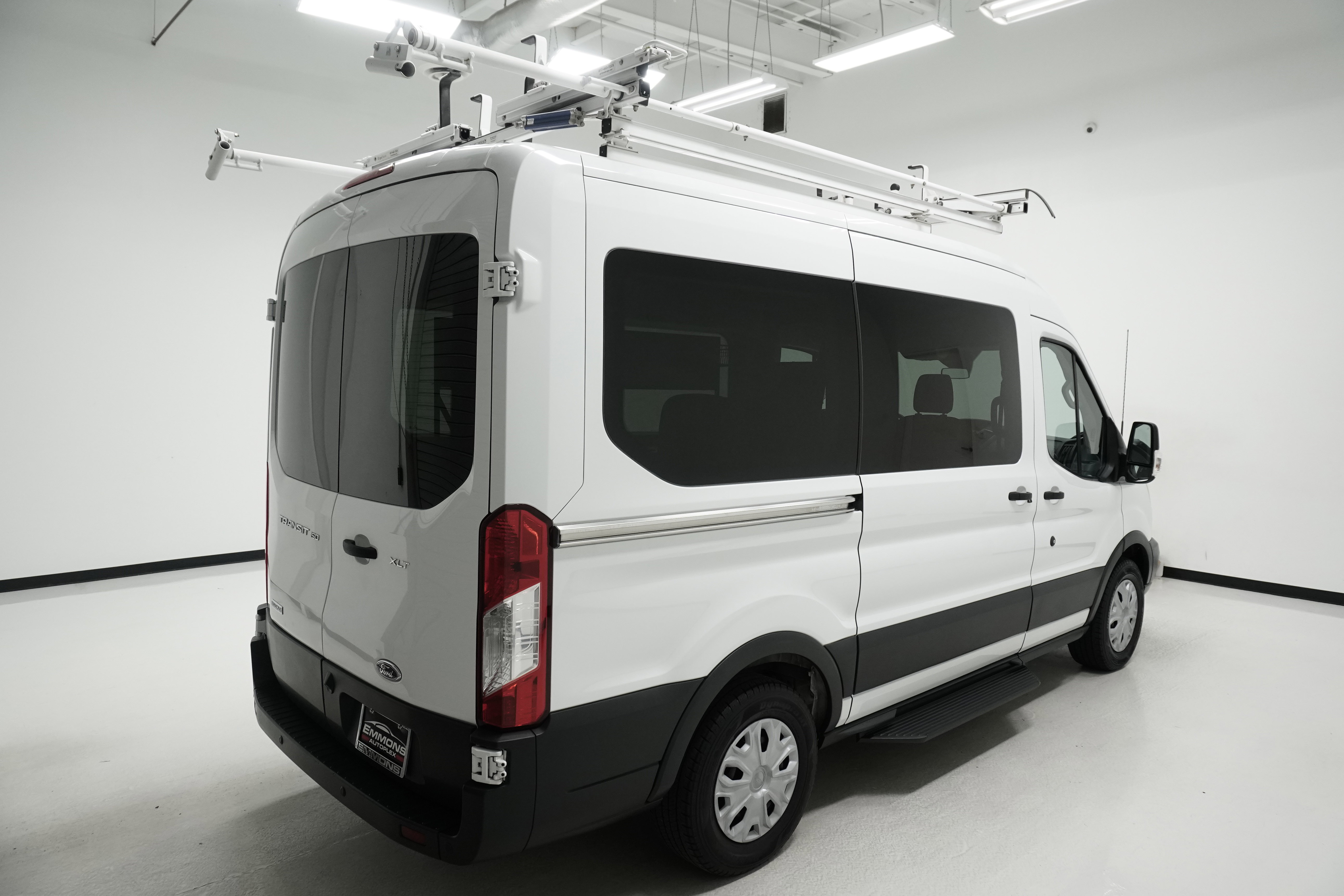 Used 2017 Ford Transit 150 XLT RWD image 3