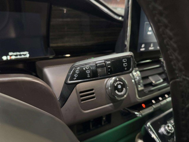 Used 2020 Lincoln Navigator L Black Label w/ Cargo Convenience Package image 29