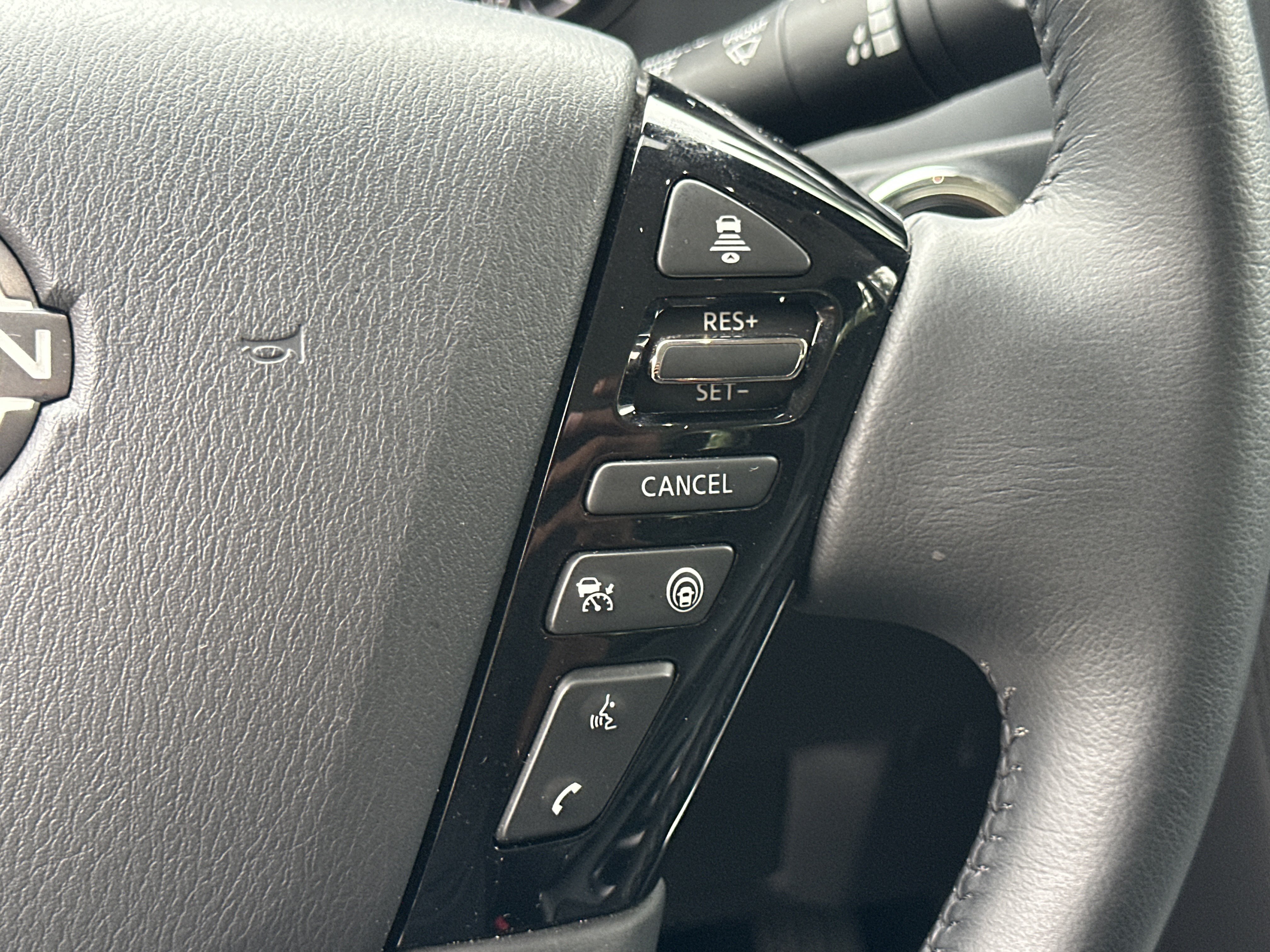 Used 2023 Nissan Armada S AWD/4WD image 25