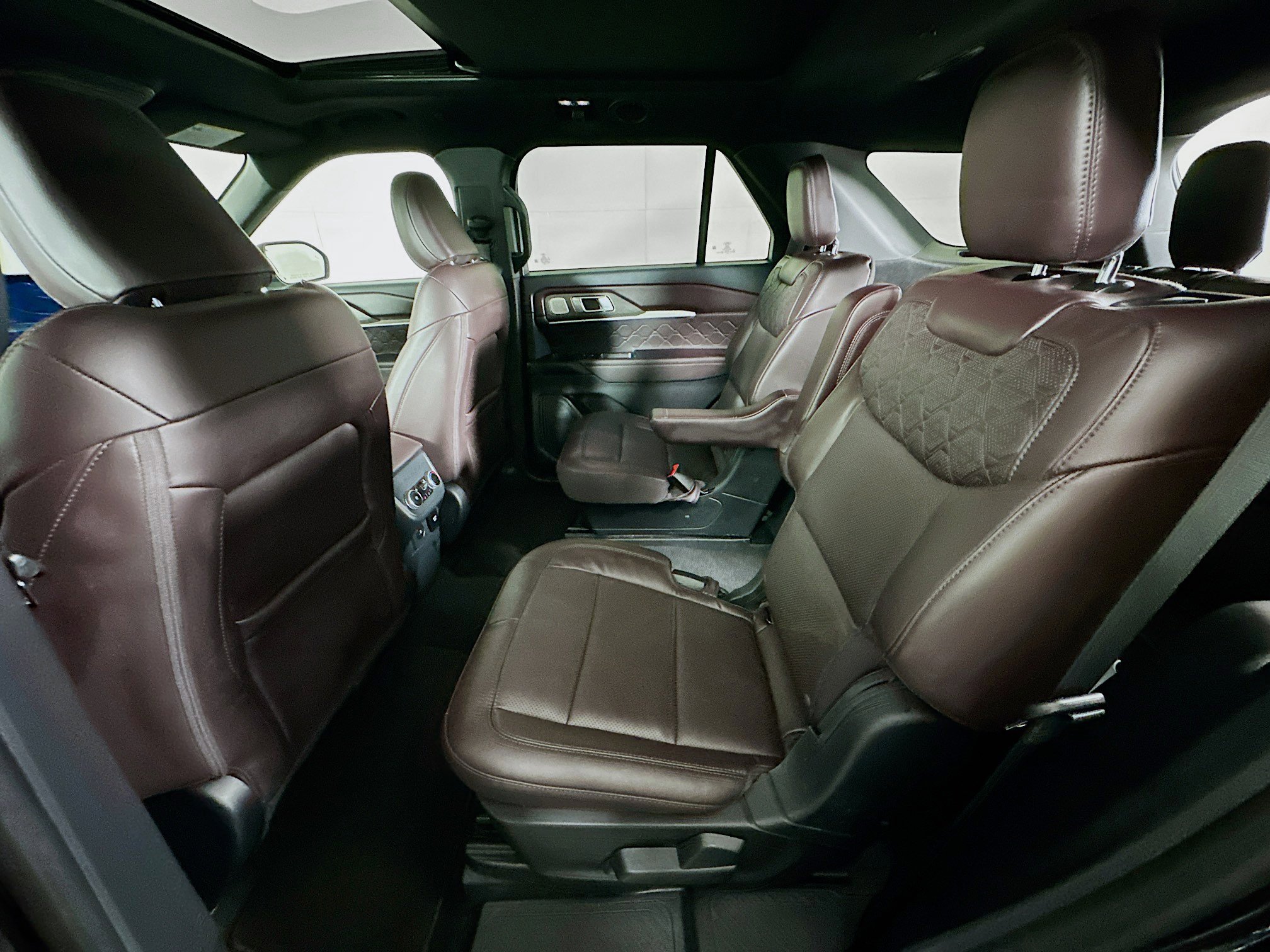 Used 2025 Ford Explorer Platinum w/ LUX Leather Package image 29